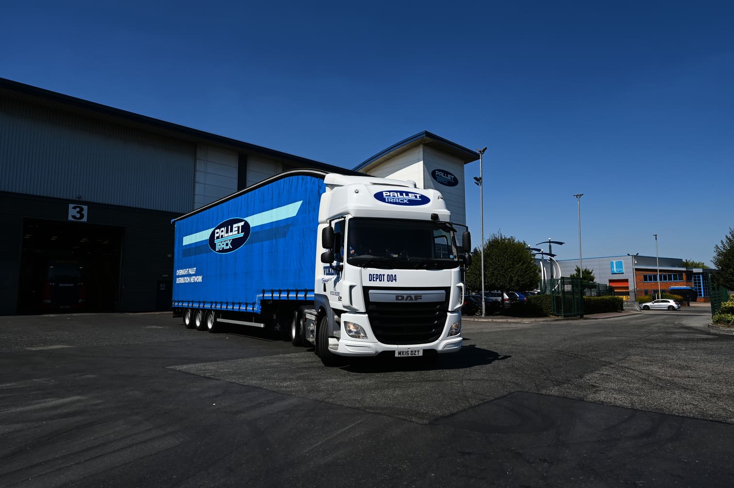 How to choose a logistics partner for pallet delivery thumbnail image