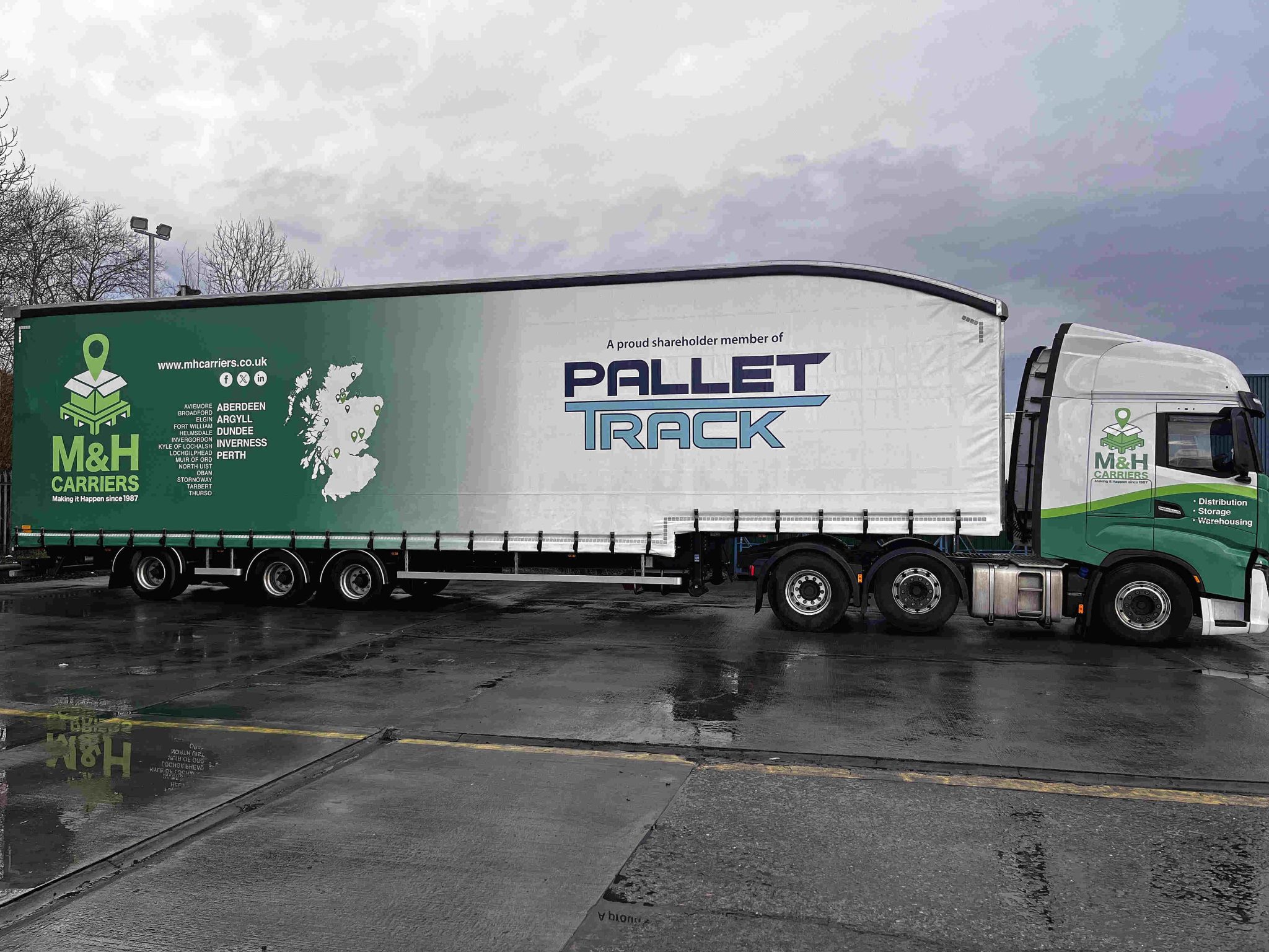 M&H Carriers unveils dual livery to celebrate growth with Pallet-Track thumbnail image